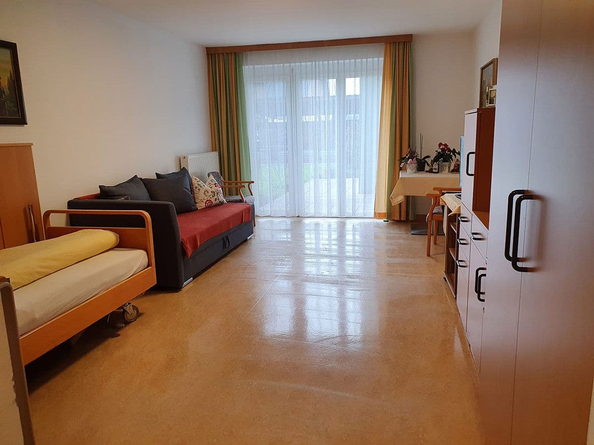 Zimmer mit persönlicher Einrichtung